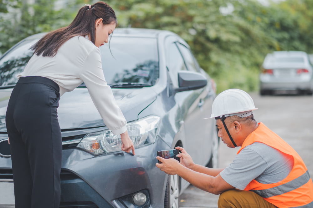 Colorado uninsured auto attorney documenting clients car accident for case purpose